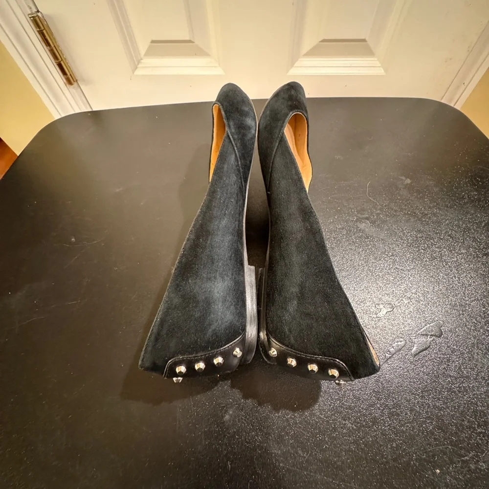 Vince Camino size 8 black suede pointed toe studded back detail